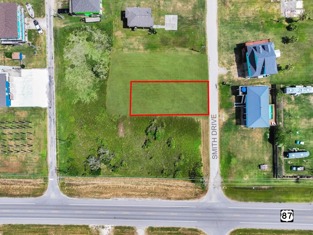 992 Smith Drive Gilchrist, TX 77617