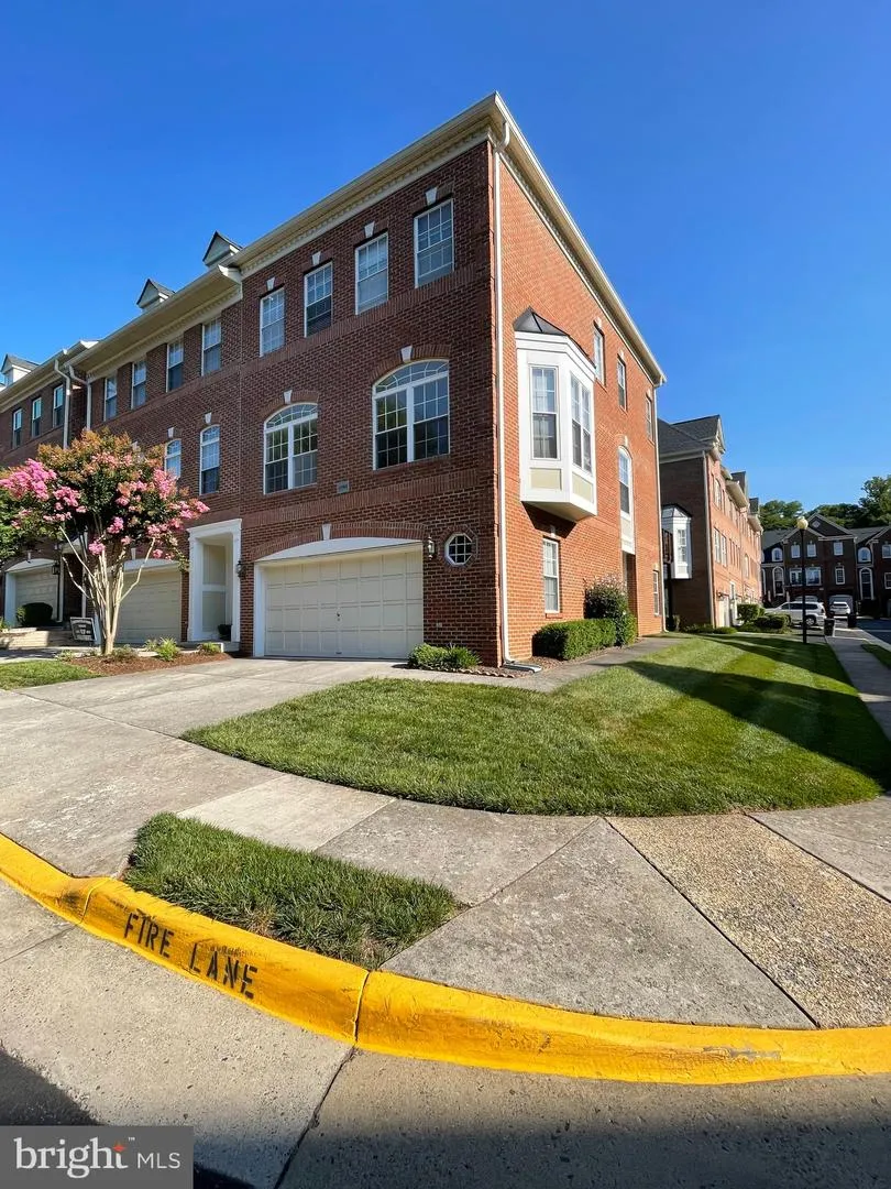 20381 FALLSWAY TERRACE Sterling, VA 20165