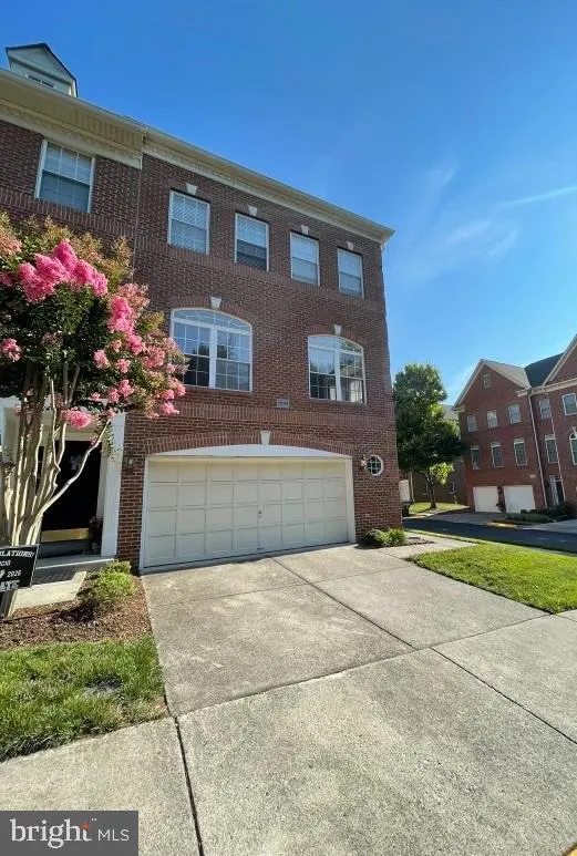 20381 FALLSWAY TERRACE Sterling, VA 20165