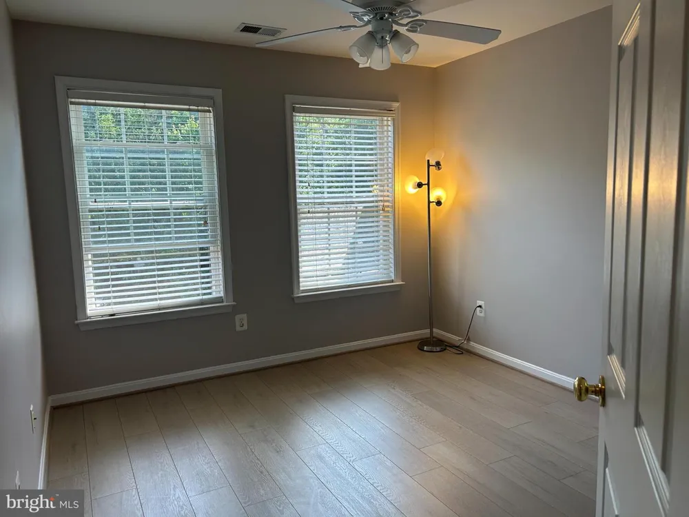 20381 FALLSWAY TERRACE Sterling, VA 20165