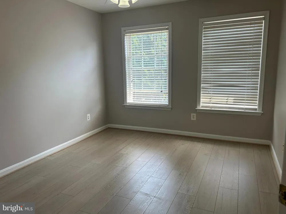 20381 FALLSWAY TERRACE Sterling, VA 20165