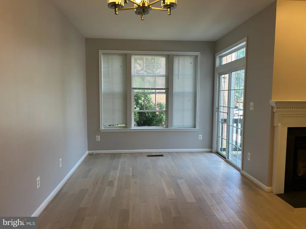 20381 FALLSWAY TERRACE Sterling, VA 20165