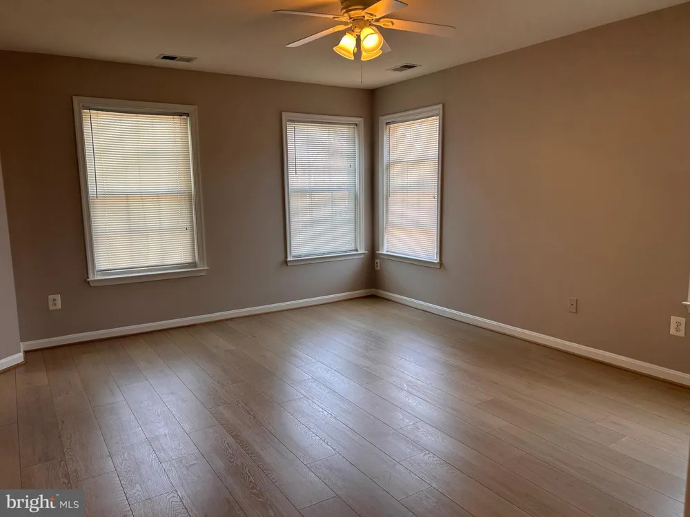 20381 FALLSWAY TERRACE Sterling, VA 20165