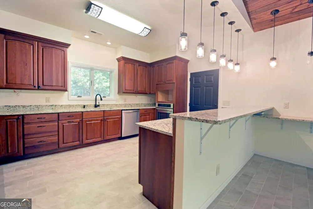 714 Mountain View RD Hiawassee, GA 30546