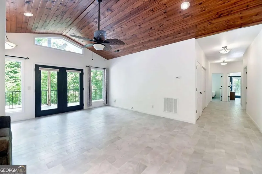 714 Mountain View RD Hiawassee, GA 30546
