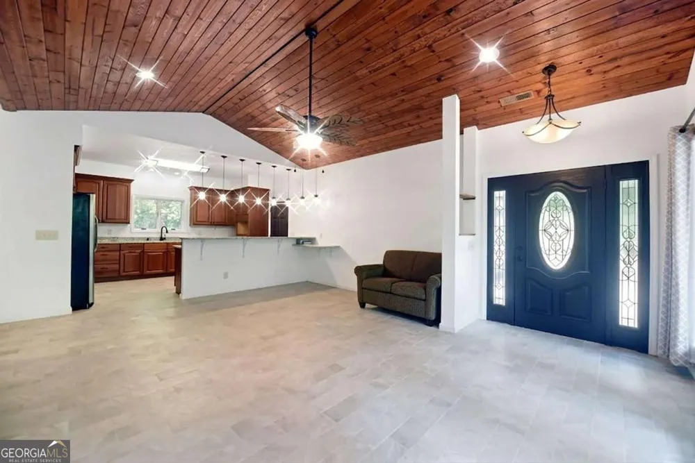 714 Mountain View RD Hiawassee, GA 30546