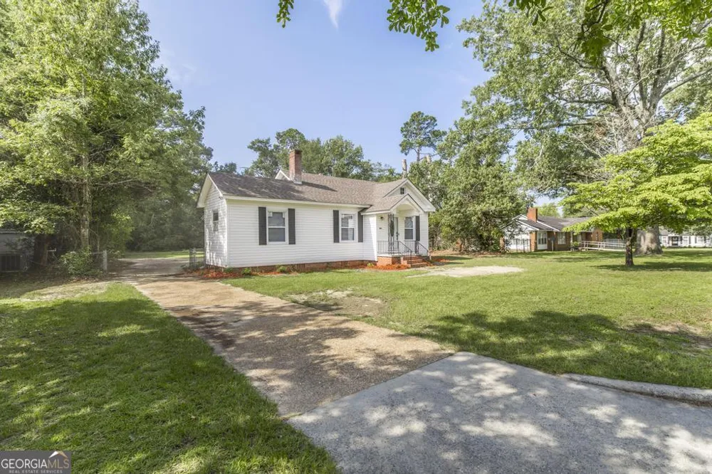 806 Woodrow AVE Dublin, GA 31021