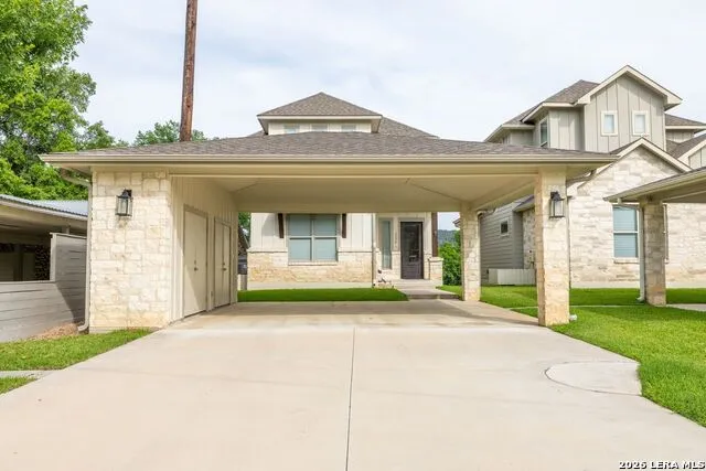 2238 Williams Lakeshore Kingsland, TX 78639
