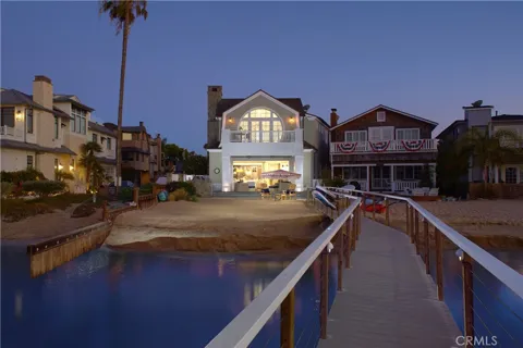 1324 E Balboa Boulevard