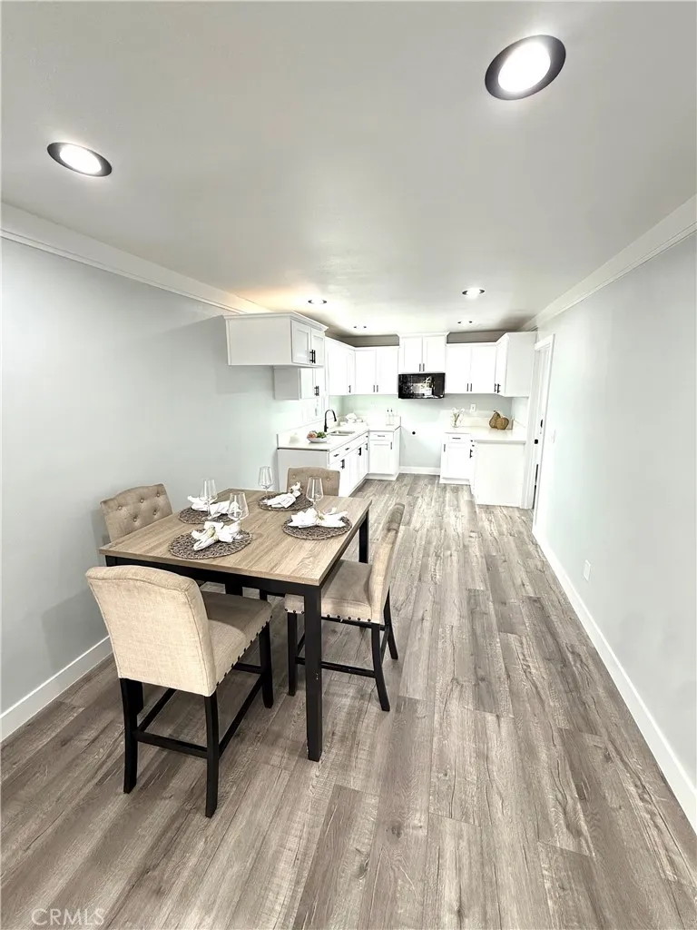 8735 Beach Los Angeles, CA 90002