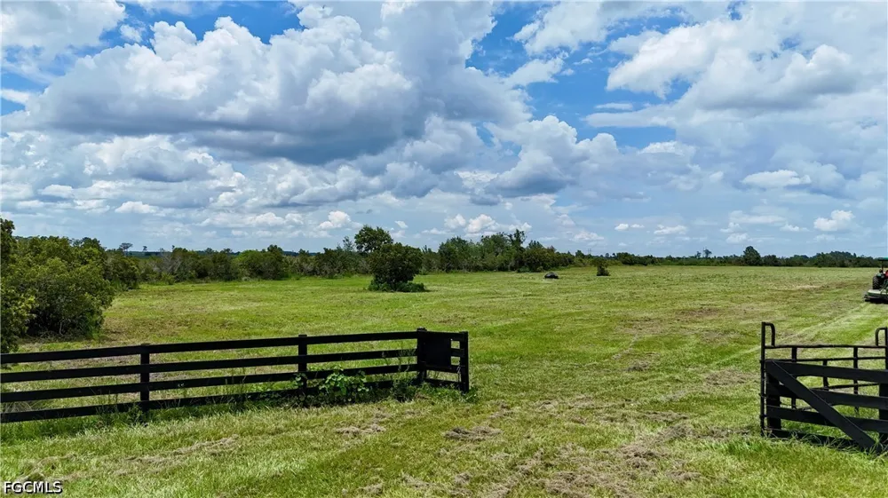 County Line Road E Fort Meade, FL 33841