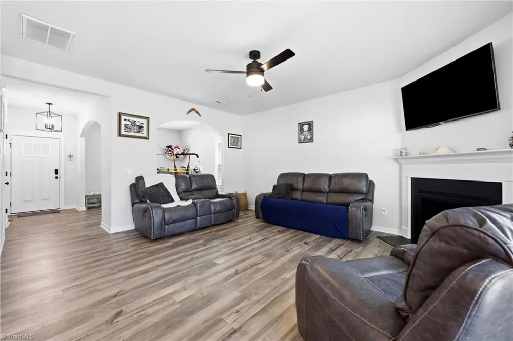 7458 Buckview Court Kernersville, NC 27284