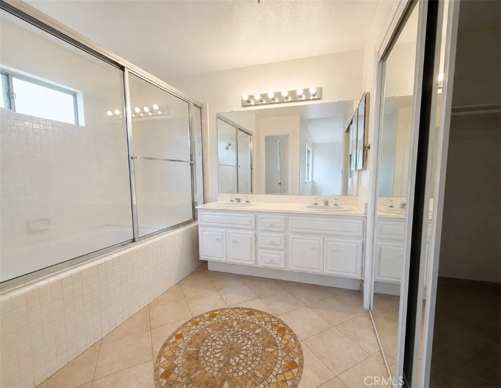126 Ball Drive Claremont, CA 91711