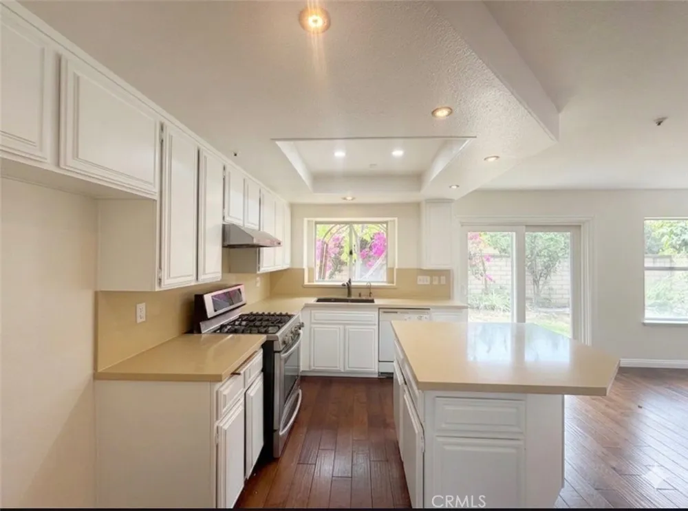 126 Ball Drive Claremont, CA 91711