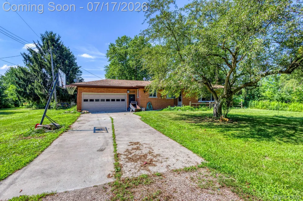 9805 Dolan Road Columbus Township, MI 48063