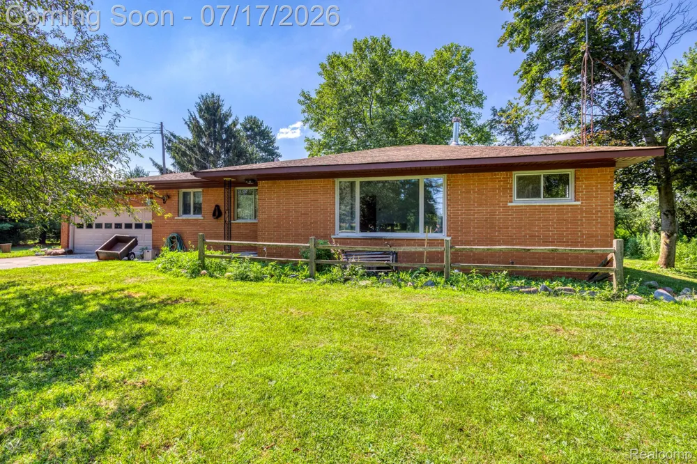 9805 Dolan Road Columbus Township, MI 48063