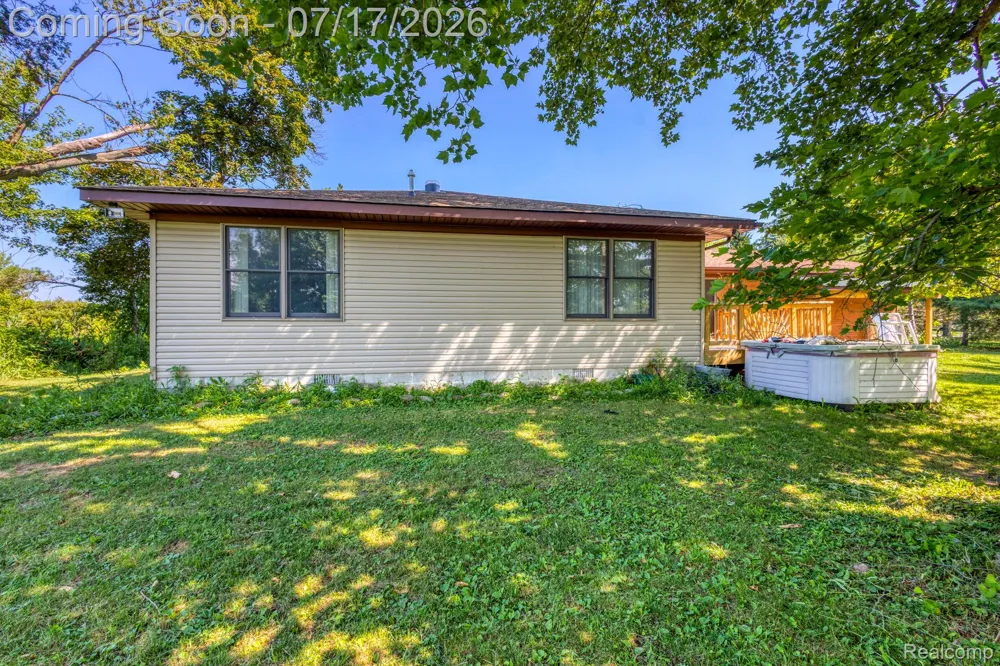 9805 Dolan Road Columbus Township, MI 48063