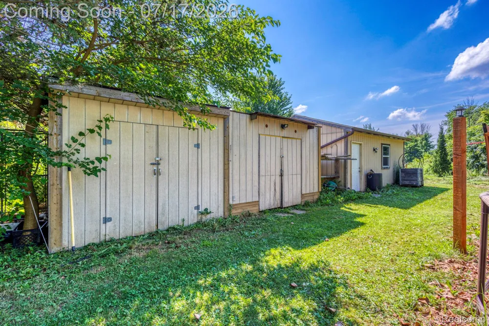 9805 Dolan Road Columbus Township, MI 48063