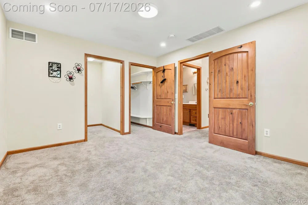 9805 Dolan Road Columbus Township, MI 48063