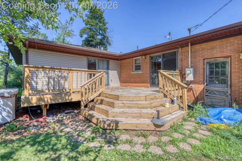 9805 Dolan Road Columbus Township, MI 48063