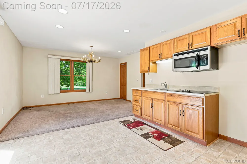9805 Dolan Road Columbus Township, MI 48063
