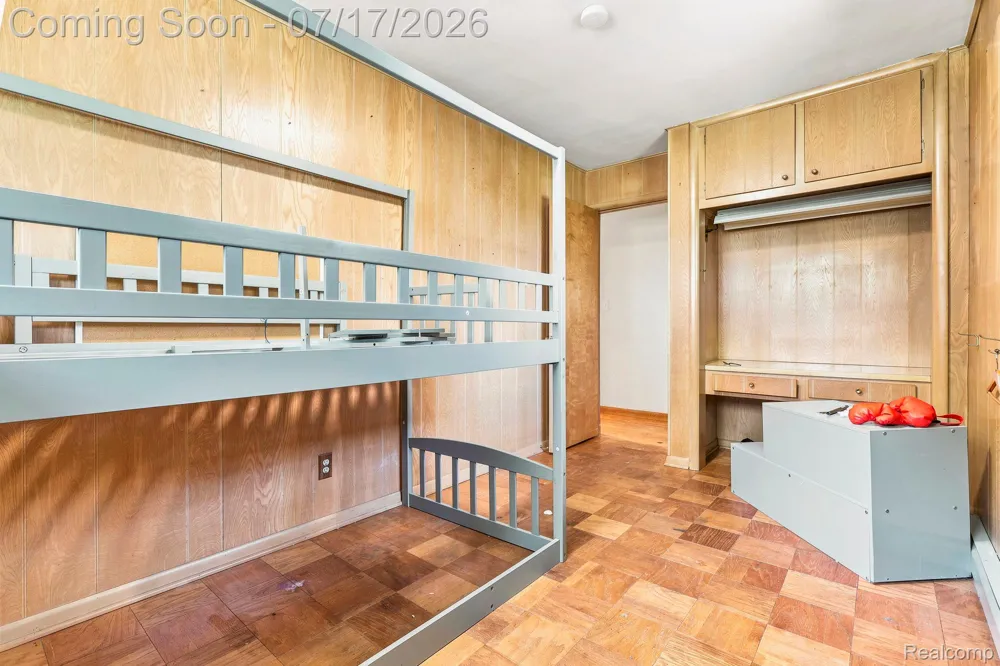 9805 Dolan Road Columbus Township, MI 48063