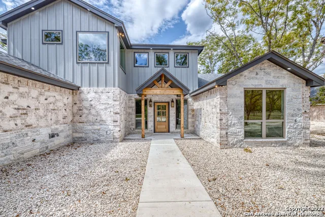 422 Red Wright Rd Leakey, TX 78873