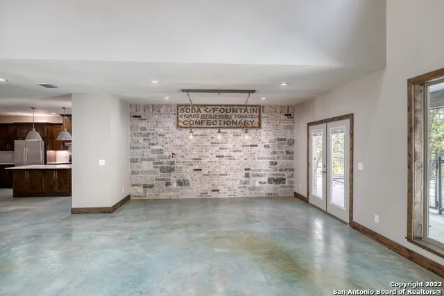 422 Red Wright Rd Leakey, TX 78873