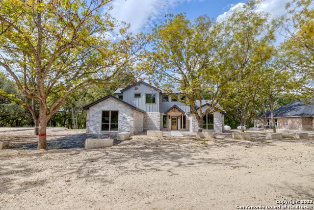 422 Red Wright Rd Leakey, TX 78873