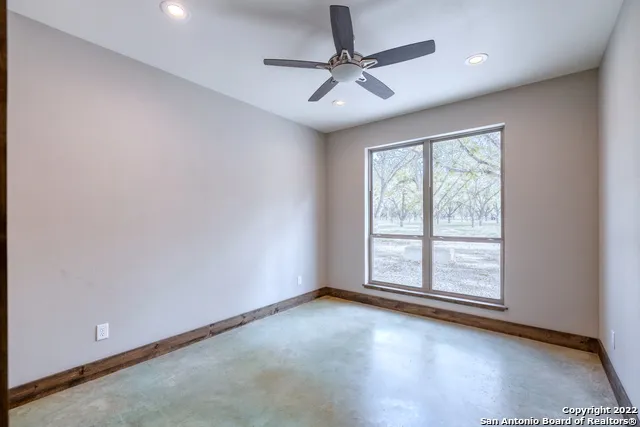 422 Red Wright Rd Leakey, TX 78873