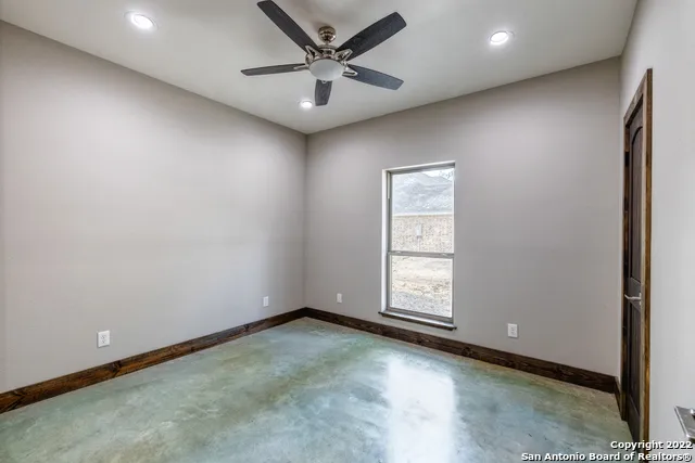 422 Red Wright Rd Leakey, TX 78873