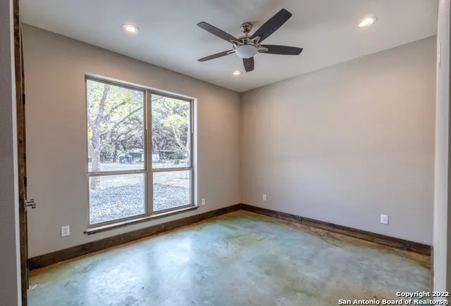 422 Red Wright Rd Leakey, TX 78873