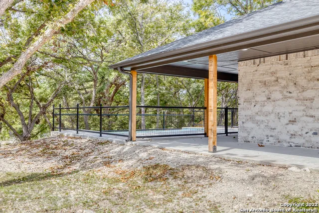 422 Red Wright Rd Leakey, TX 78873