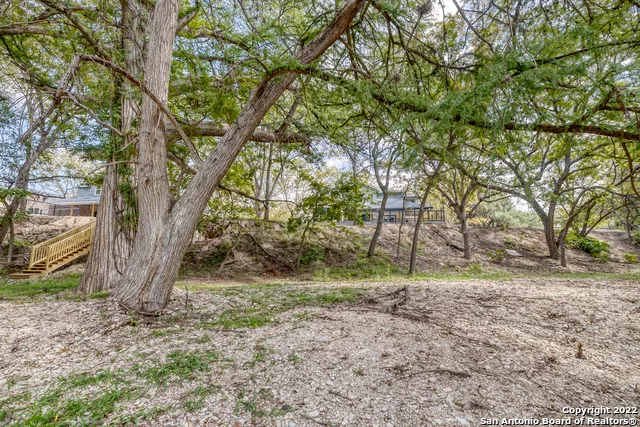 422 Red Wright Rd Leakey, TX 78873