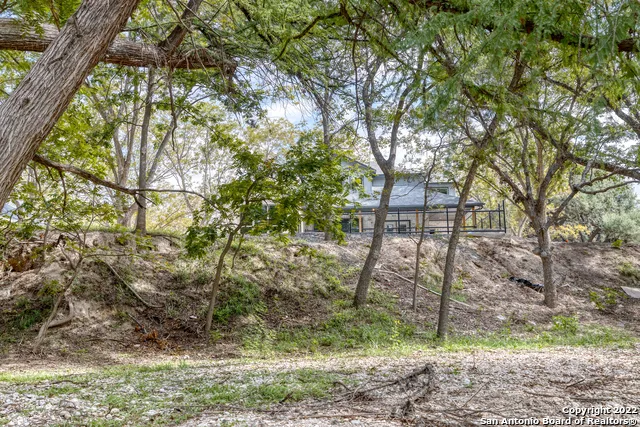 422 Red Wright Rd Leakey, TX 78873