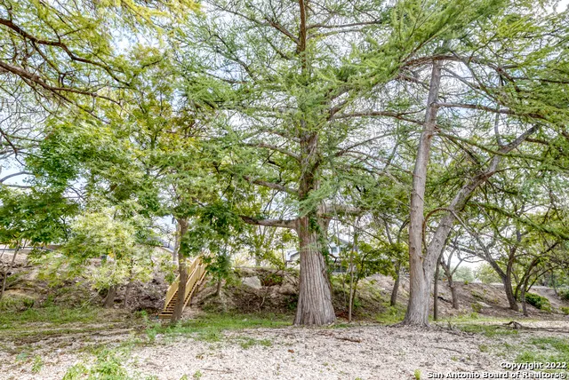 422 Red Wright Rd Leakey, TX 78873