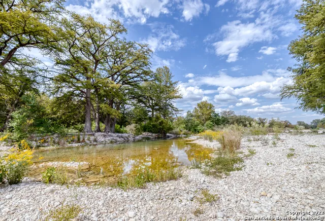 422 Red Wright Rd Leakey, TX 78873