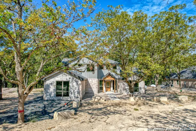 422 Red Wright Rd Leakey, TX 78873