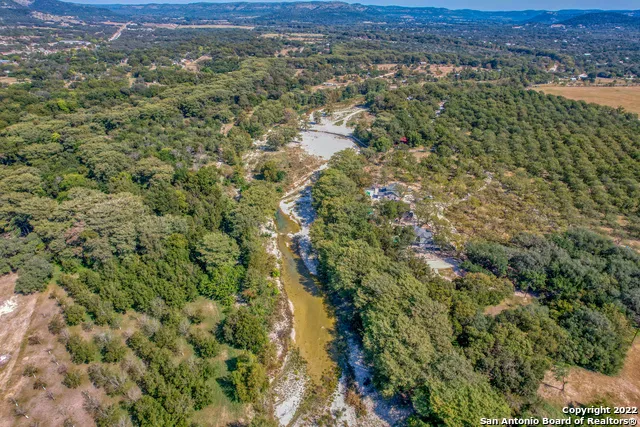 422 Red Wright Rd Leakey, TX 78873