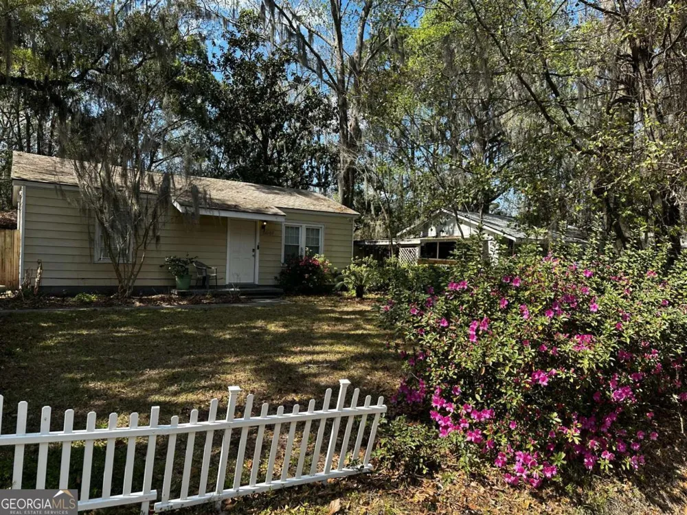 5649 Emory DR Savannah, GA 31406
