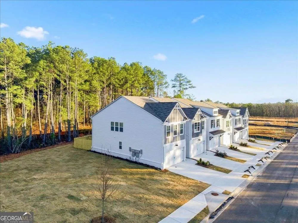 2561 RIVERSIDE RD Conyers, GA 30013