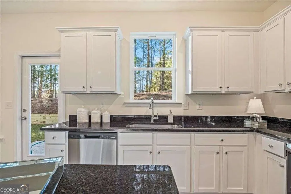 2561 RIVERSIDE RD Conyers, GA 30013