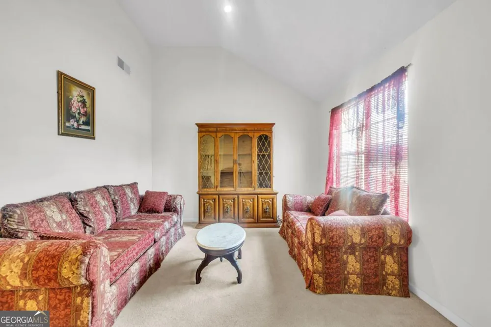 1289 Labrador LN Riverdale, GA 30296