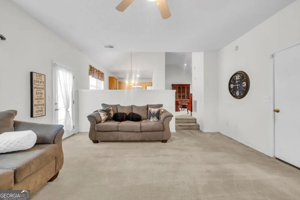 1289 Labrador LN Riverdale, GA 30296