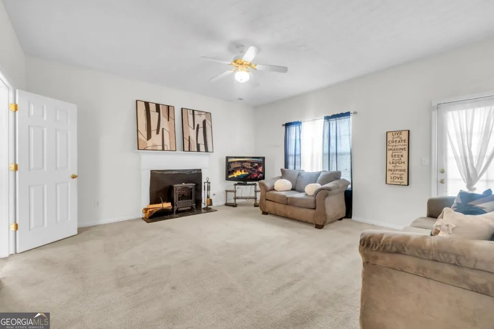 1289 Labrador LN Riverdale, GA 30296