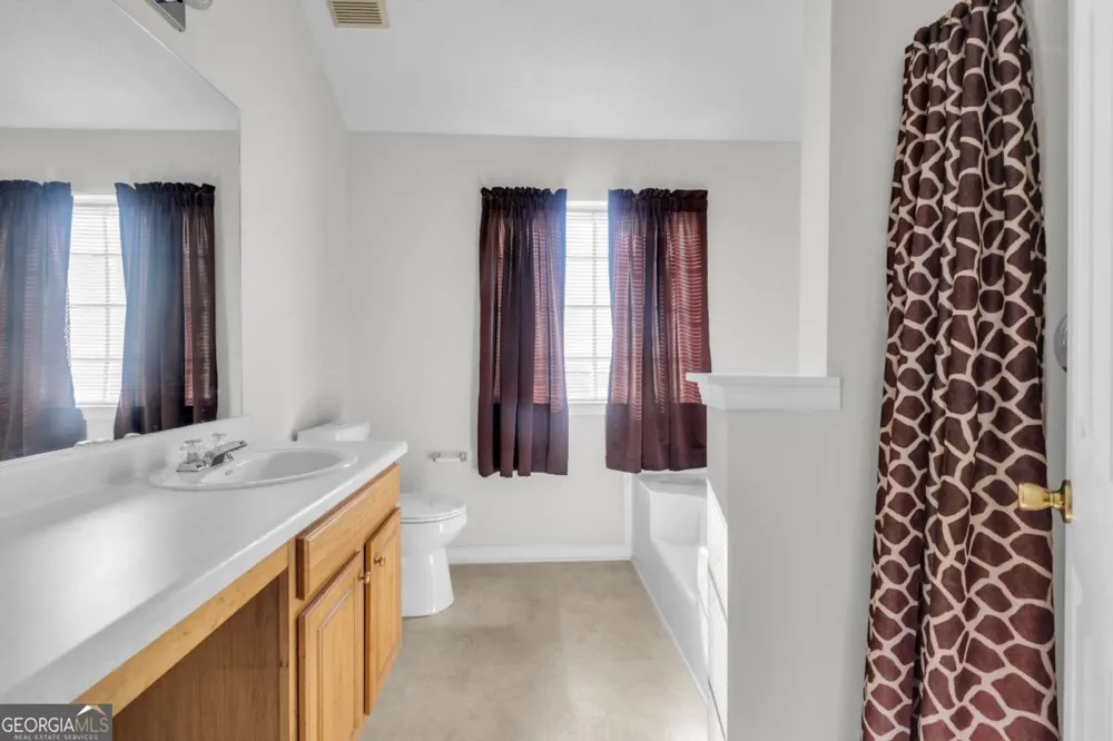 1289 Labrador LN Riverdale, GA 30296