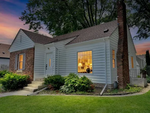 180 Bernard Street E