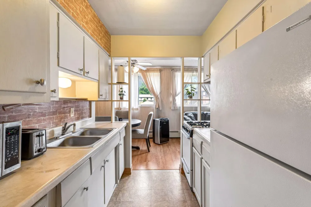 2381 Unity Avenue Golden Valley, MN 55422