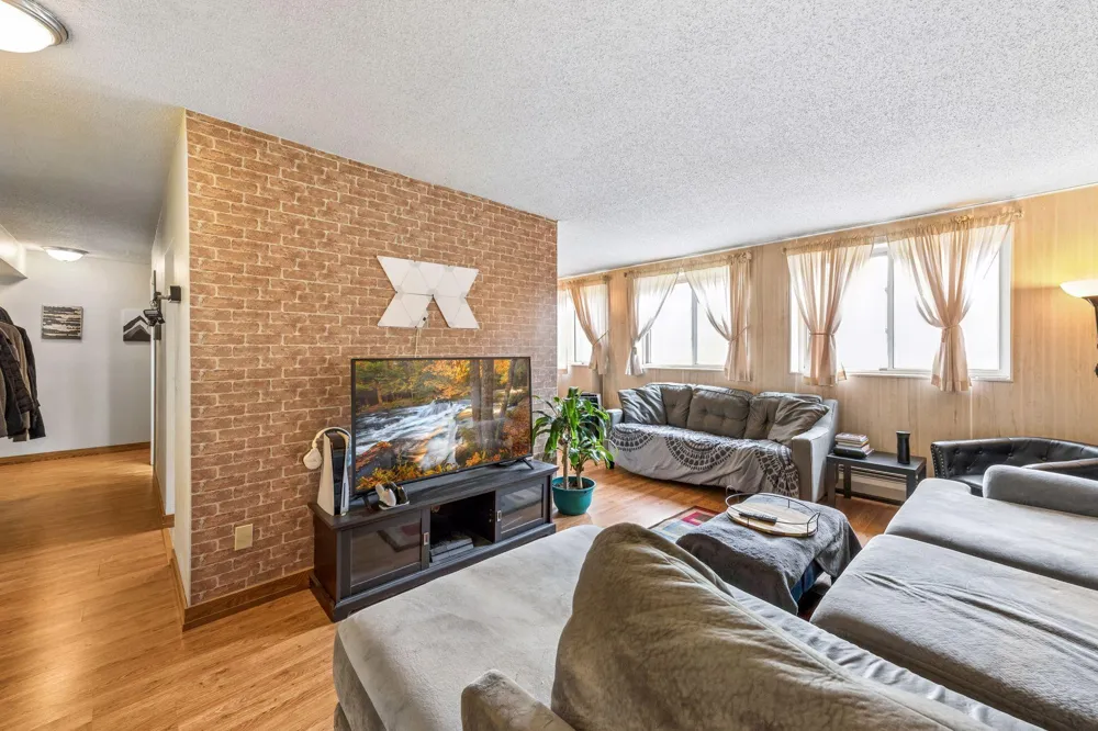 2381 Unity Avenue Golden Valley, MN 55422
