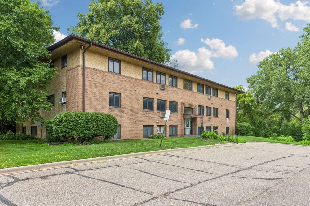 2381 Unity Avenue Golden Valley, MN 55422